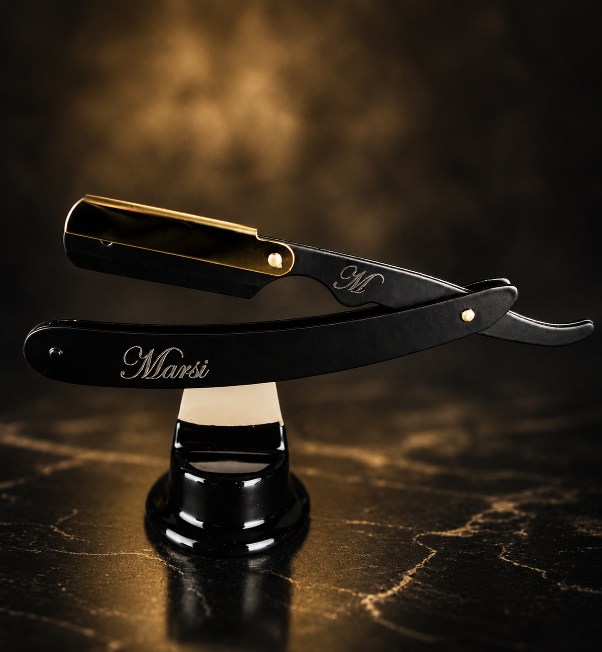 Cut-Throat Razor Shavette - Uses Replaceable Blades